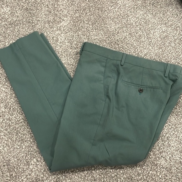 Express Suit - Picture 4 of 6